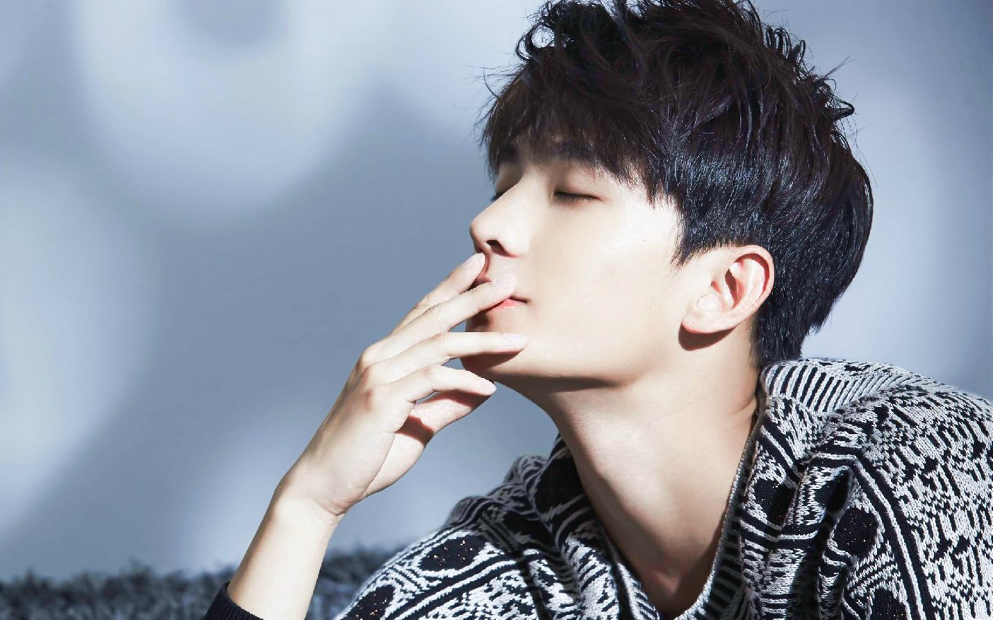 赞美杨洋的文字简短,夸杨洋的唯美文字