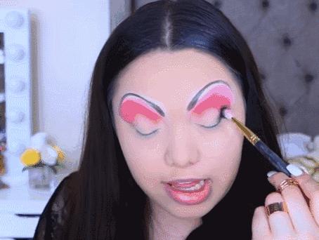 眼线睫毛膏眼影的化妆顺序,眼部化妆新人教程手涂眼影