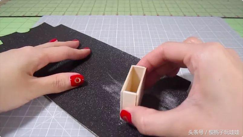 娃娃家床头柜diy自制,手工制作床给芭比娃娃的