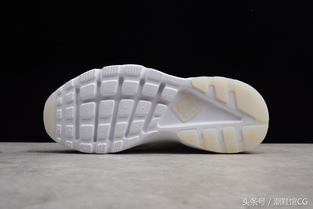 nike华莱士4代黑白,nike华莱士白鞋