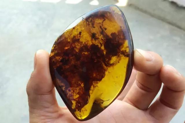 琥珀蜜蜡有瑕疵怎么办,好的琥珀蜜蜡是什么样子