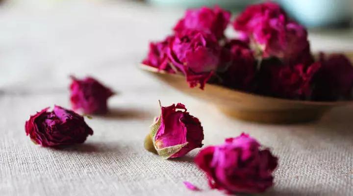 济南哪个区比较适合居住,在济南在哪个地方住玩比较方便