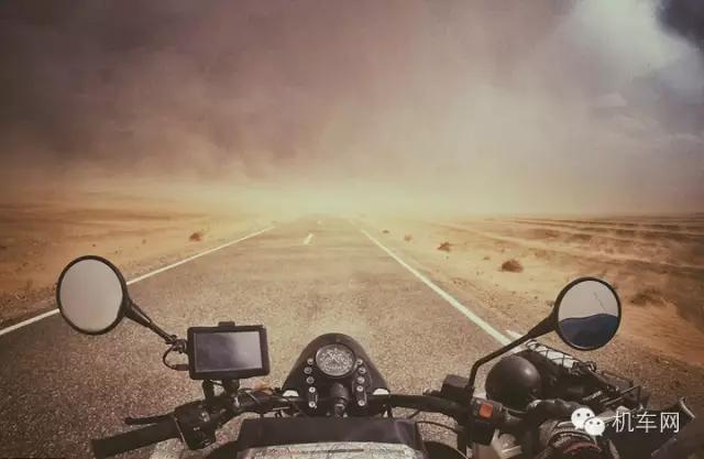 涨姿势的动作,发动机爆缸和拉缸哪个严重