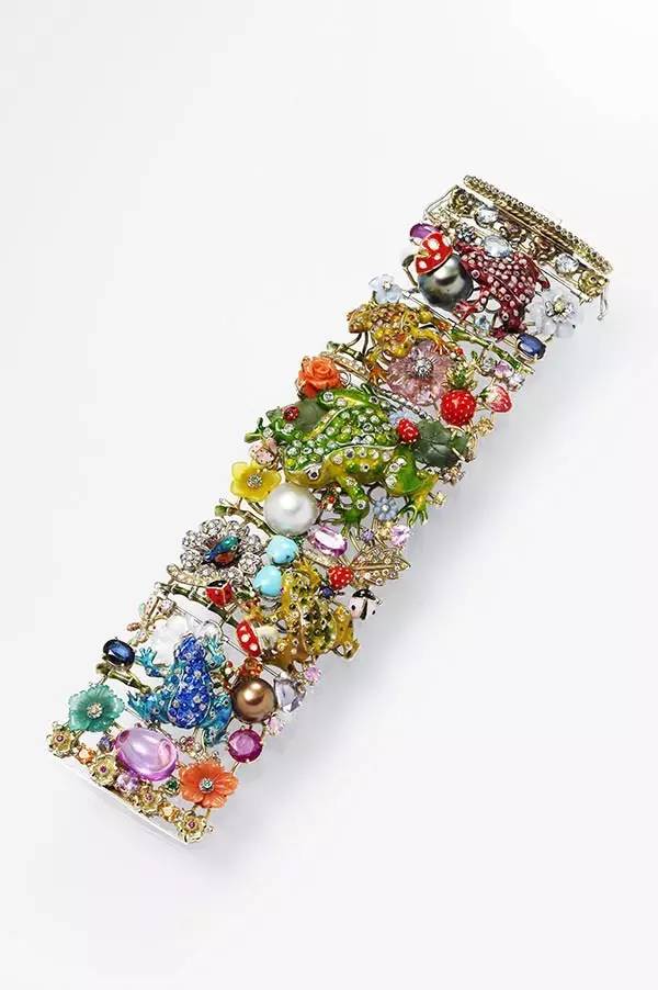 为了庆祝儿童节，珠宝界搬来了整个动物园