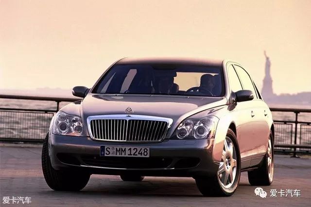 开劳斯莱斯跑车的都是什么人,拥有法拉利劳斯莱斯最多的男人