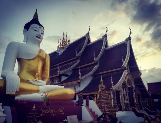 君行体验官专栏丨他在佛之国度，邂逅了一场浪漫