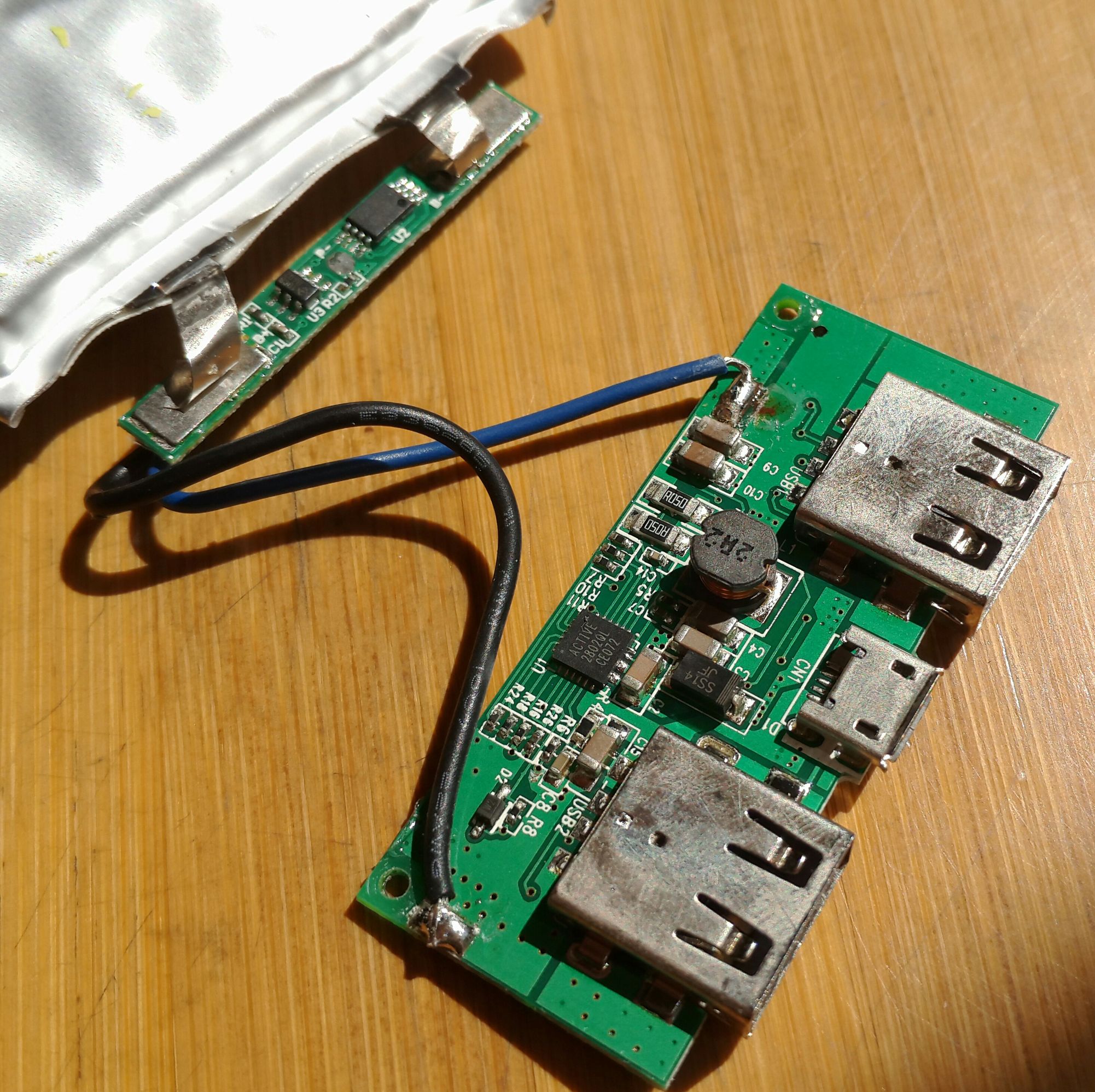 与乐磁吸充电宝拆解,拆解充电宝100000毫安