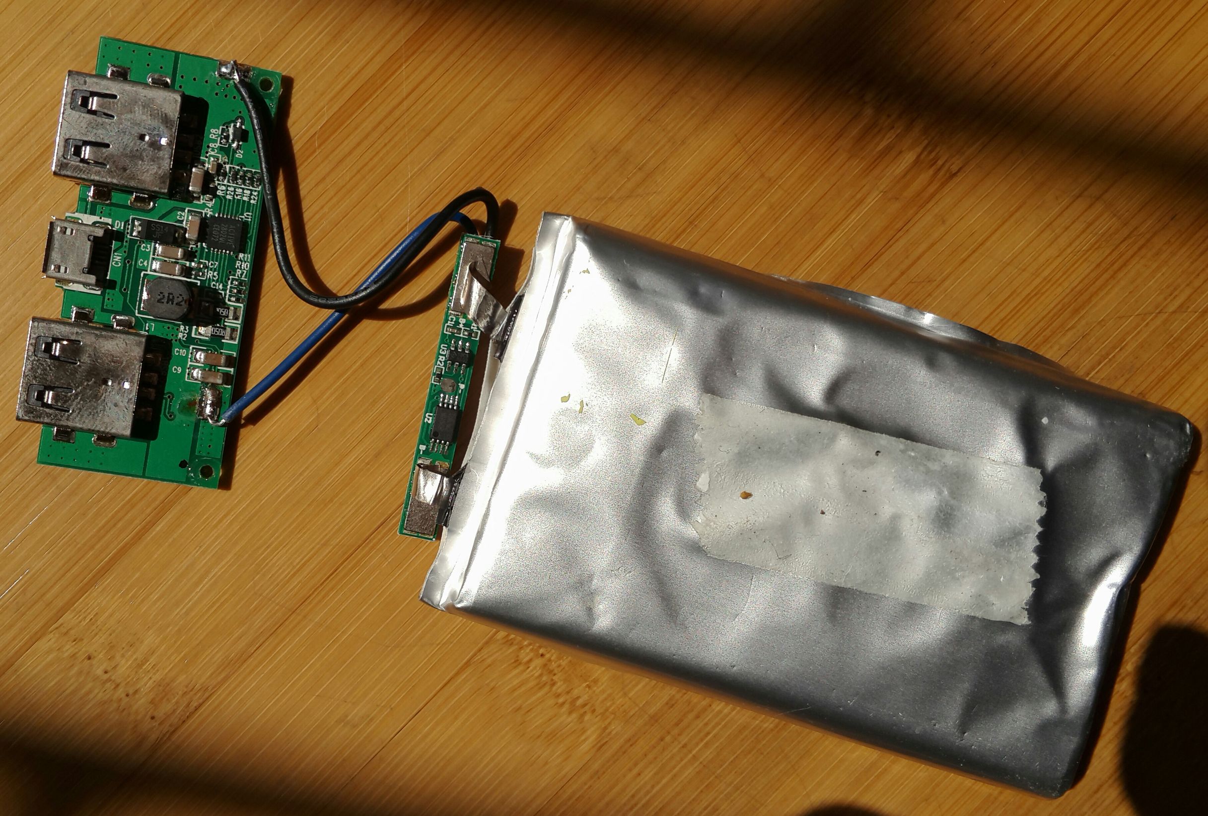 迷你充电宝拆解测评,绿联磁吸充电宝拆解