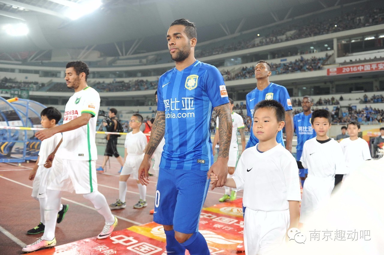 雨花区中小学生足球,南京雨花实验小学足球队视频