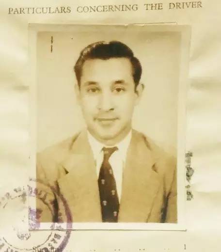 半个世纪前的铁皮箱，打开一个陌生人的罗曼史