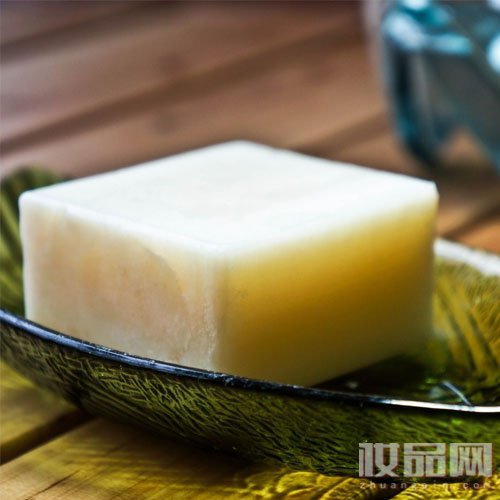 精油皂洗脸好还是洗面奶洗脸好,用洗脸皂洗脸用温水还是凉水