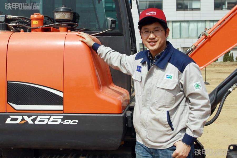 斗山挖掘机dx55-9c有多高,斗山dx220-9c挖机优缺点