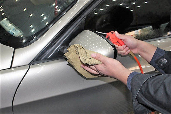 自己洗车怎么养护车漆,汽车正确的洗车方法和注意事项