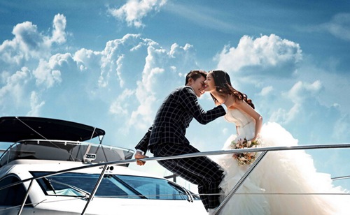 婚纱照在网上预约好还是实体店,网上婚纱照旅拍靠谱吗