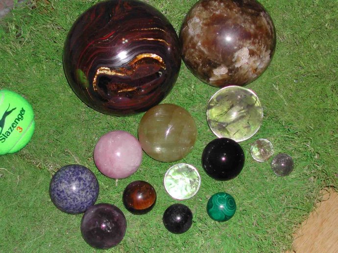 水晶常识判断技巧,如何辨别真的水晶和假的水晶