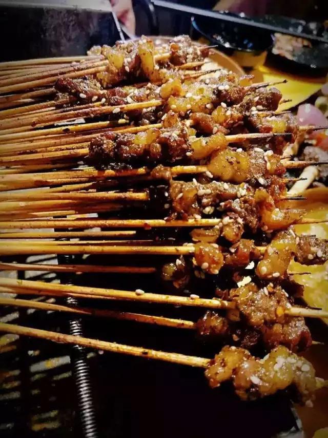 昆明酒吧嗨爆全场,昆明嗨到爆的酒吧