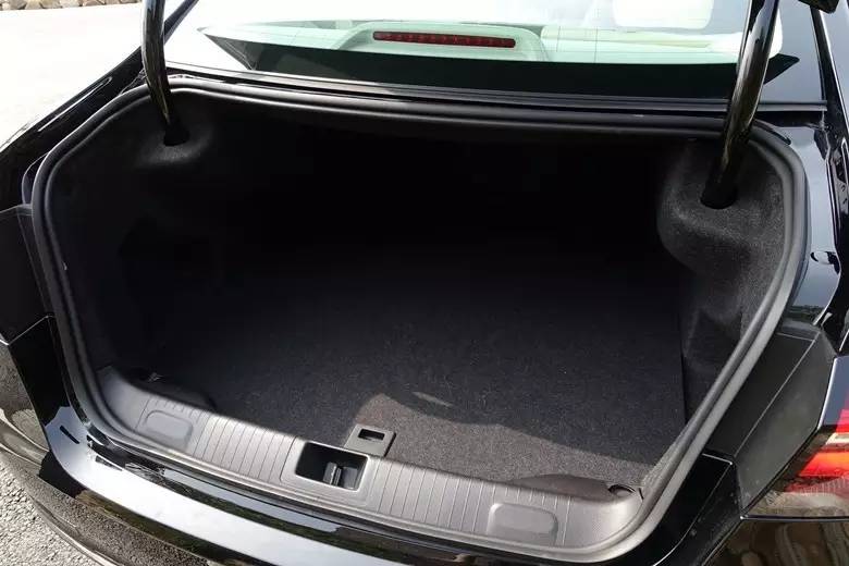 新荣威e950缺点,荣威e950驾驶感受