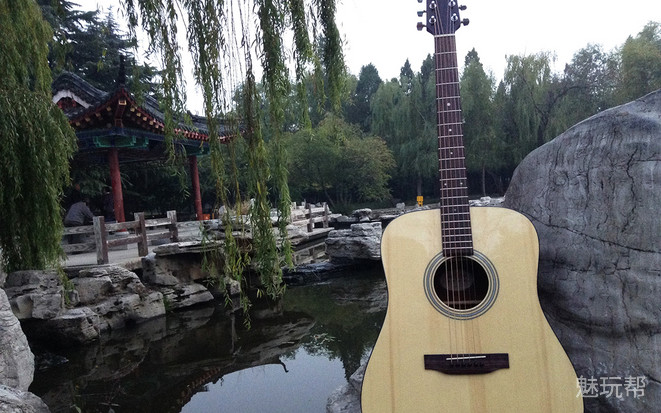 最新的智能吉他,智能手机你见过吗