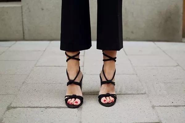 不同脚型的人应该穿什么鞋高跟鞋,各种脚型适合穿的高跟鞋动漫版