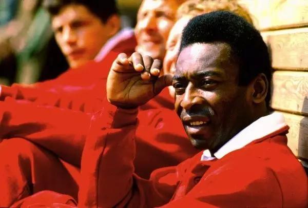 一个关于足球的电影,足球高于生死原话