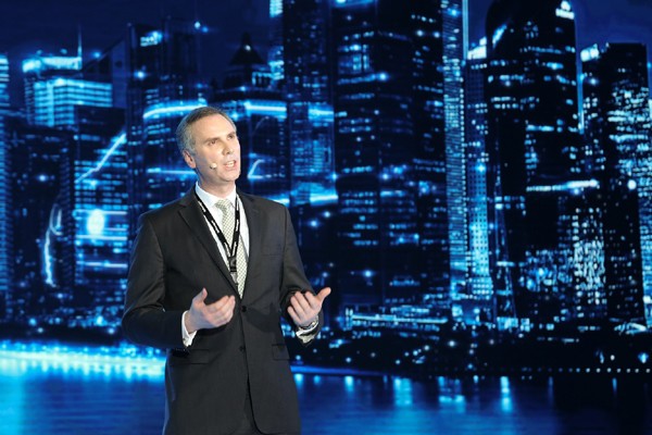 大众商务凯路威迈特威区别,全新款进口大众凯路威商务车价格