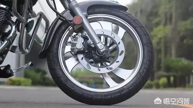 并不是大叔才能配太子摩托车、豪爵TR150别具一格