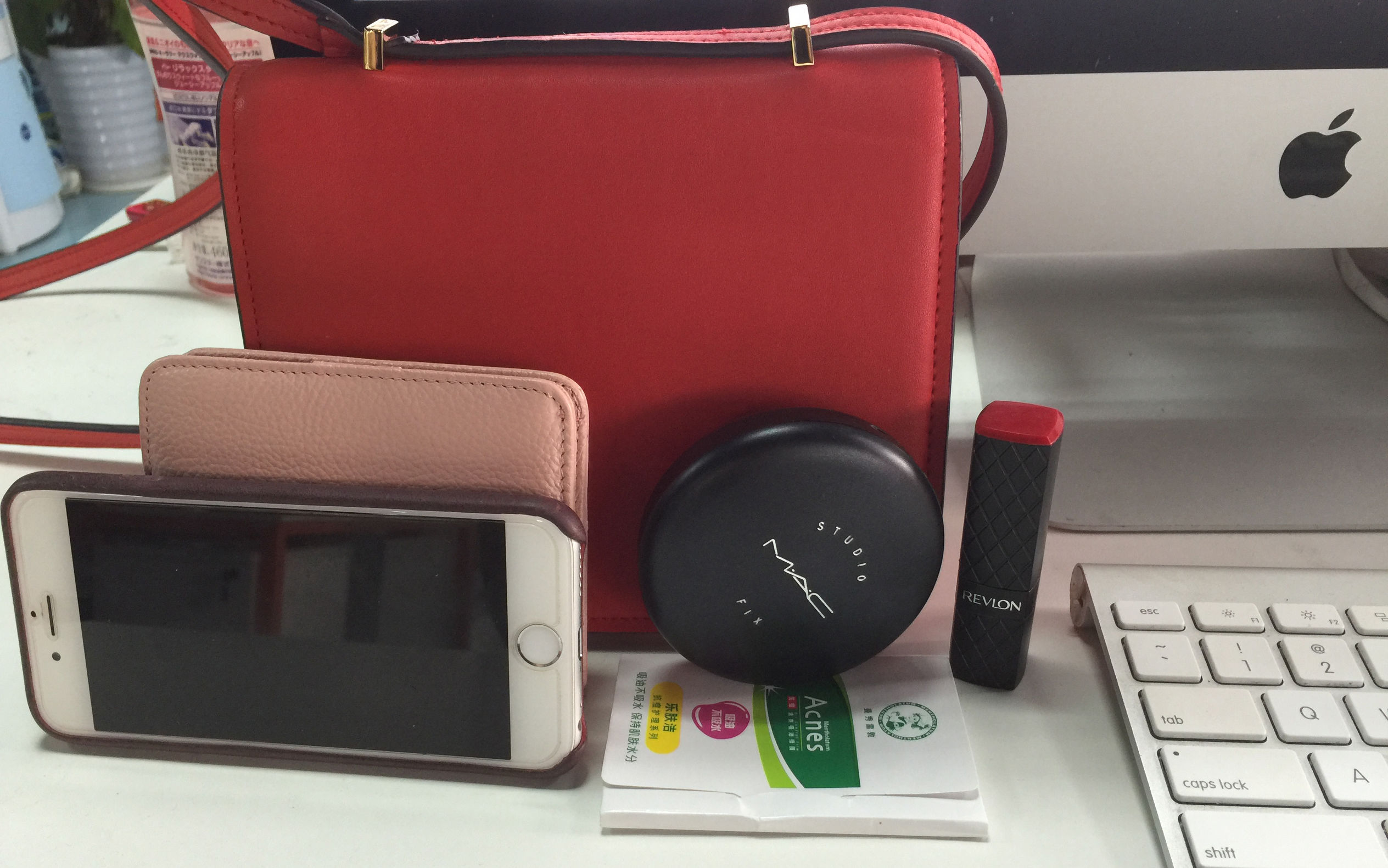 新手小白如何快速的学会化妆,新手化妆怎么才能找到适合自己