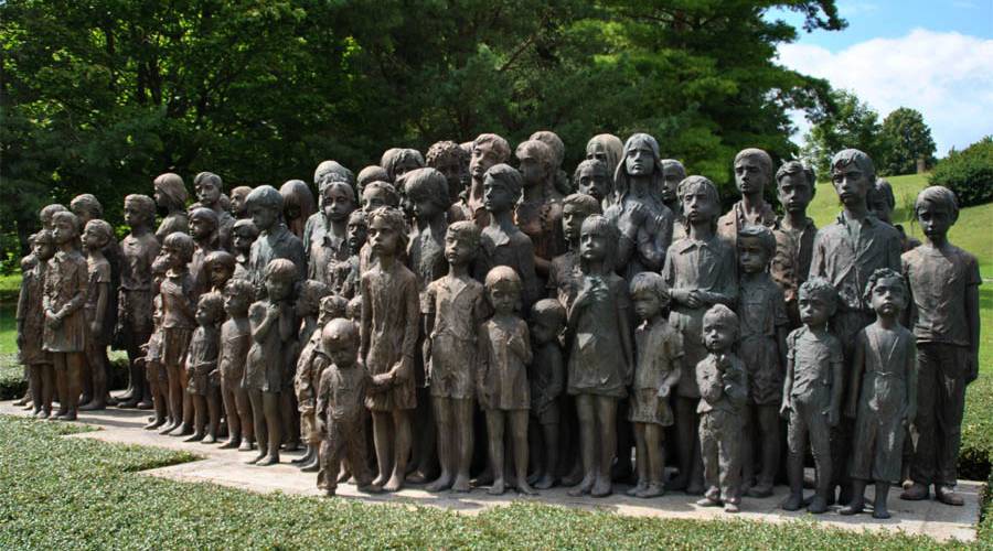 希望渺远，全是苦难，谁是该被牺牲的一代？