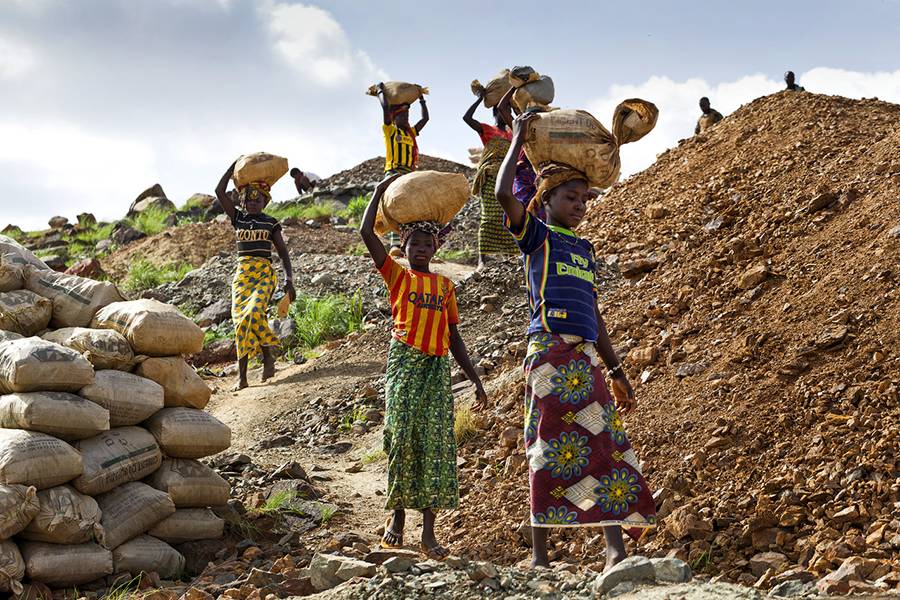 希望渺远，全是苦难，谁是该被牺牲的一代？