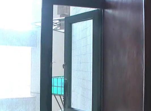 护窗没装上6岁男童清晨从16楼坠亡,孩子从28楼坠亡妈妈崩溃自责