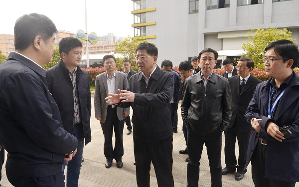 王兴全调研我县工业经济运行情况,鲍峰庭调研调度我县工业经济发展