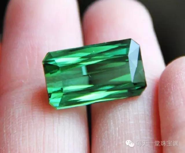 碧玺是什么人都能戴吗,长期佩戴碧玺分享体会