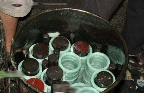 戴假的玉镯会对人体有什么伤害,戴几百假玉镯对身体有什么危害