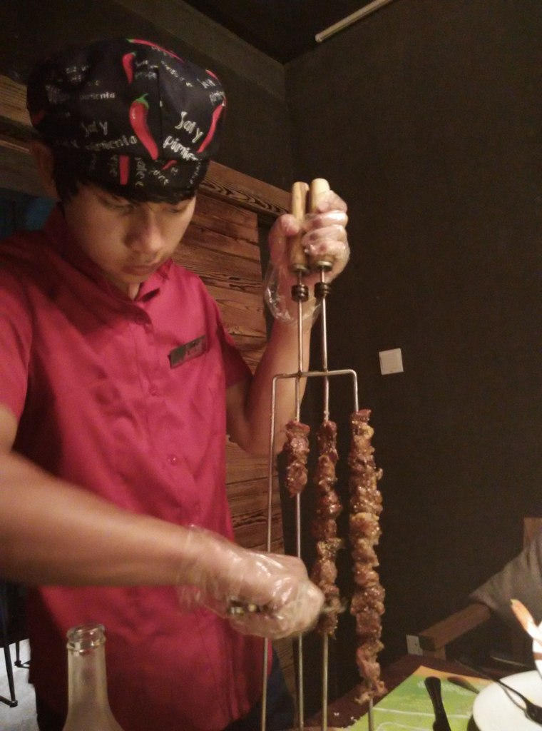 好伦哥回龙观航母店路线,好伦哥回龙观航母店怎么样