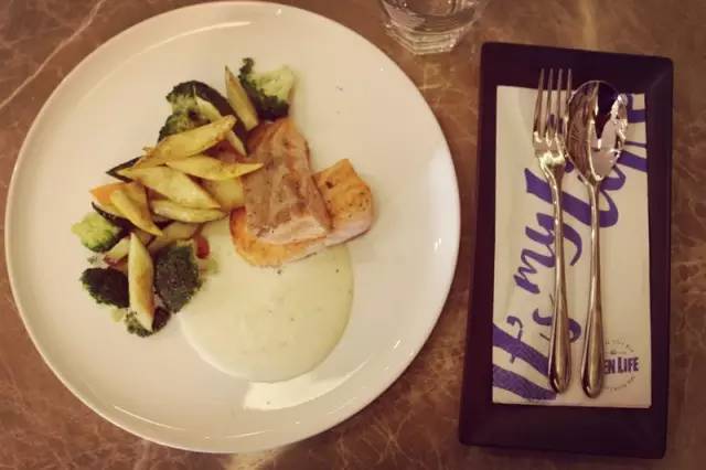 MixcTime丨如何花不到四十软妹币，在一家腔调西餐吃到