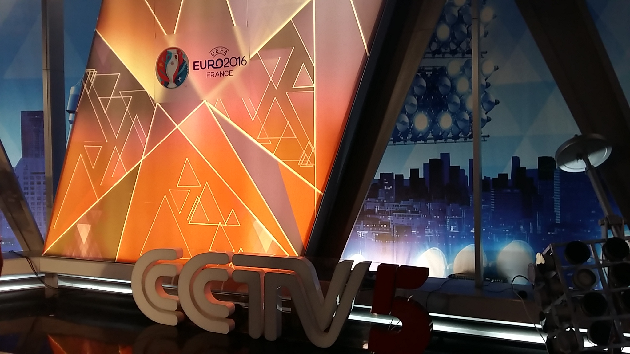 读董,足球解说2016欧洲杯