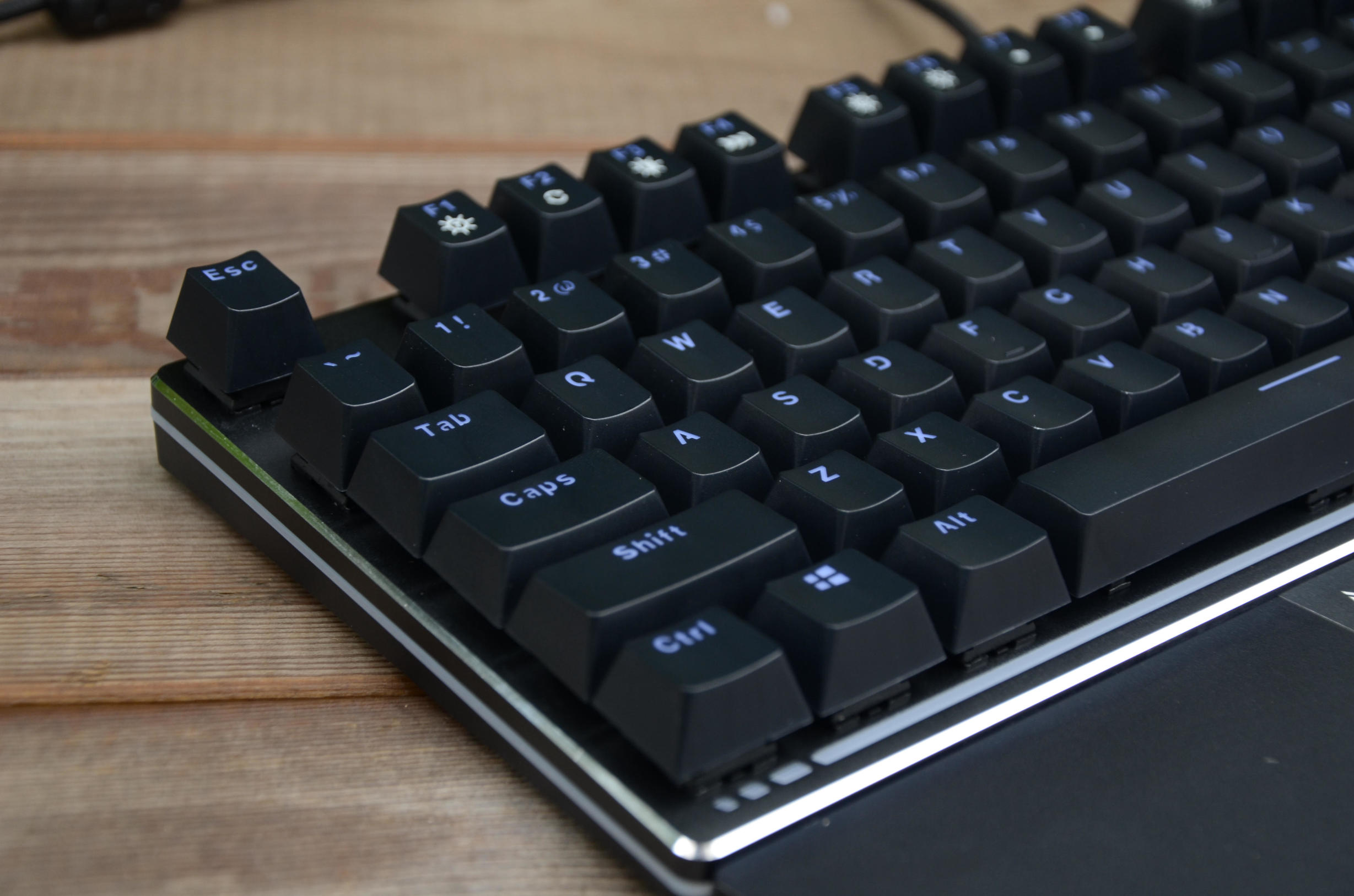 雷柏v720黑轴,雷柏v720机械键盘