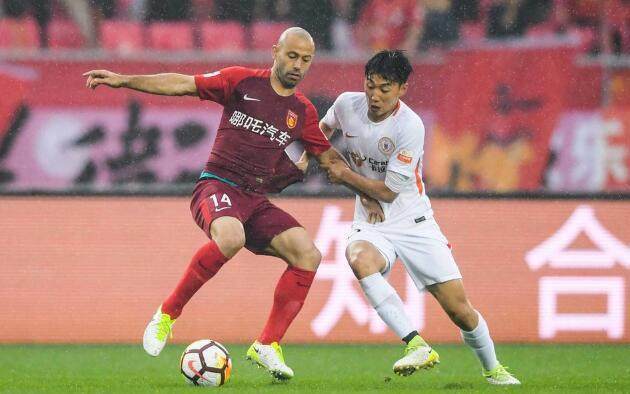 中超亚冠三连败,2018中超联赛富力对上港