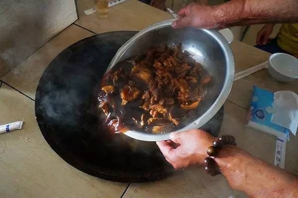 大武口呼伦贝尔风情园烤全羊团购,呼伦贝尔旅游必吃的十大特色美食