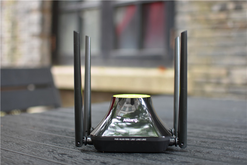 “四角小怪兽”蚂蚁帮A3C智能家用无线路由器测评