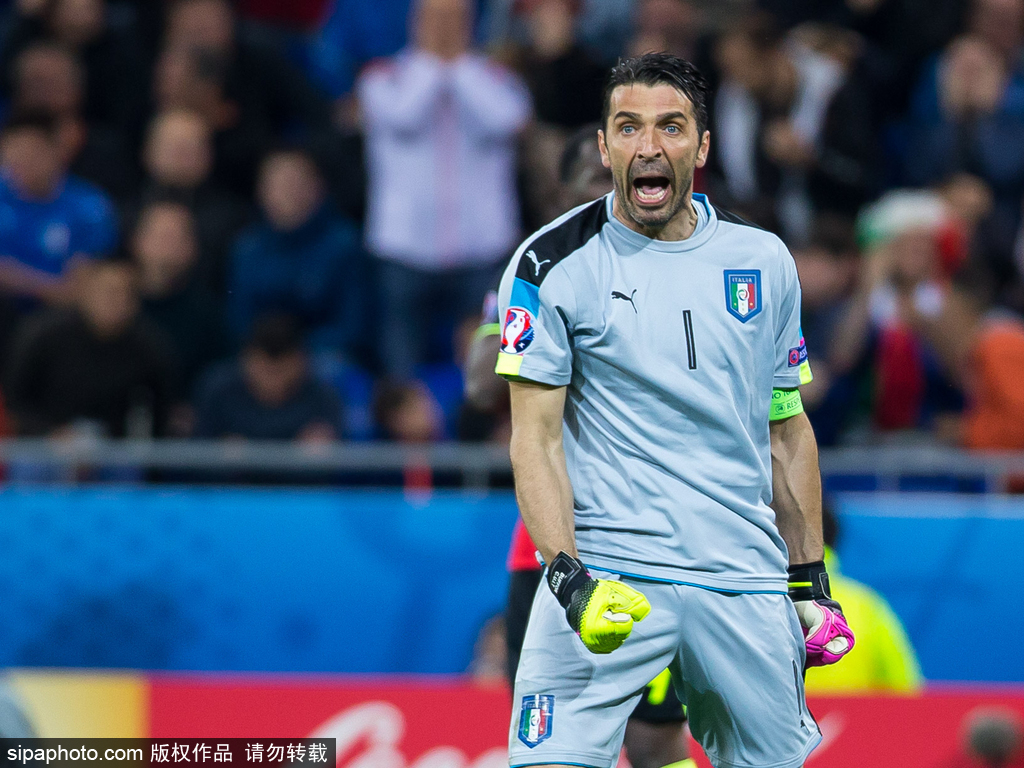 杨华评论:意大利是被轻慢被*辱侮**者的图腾