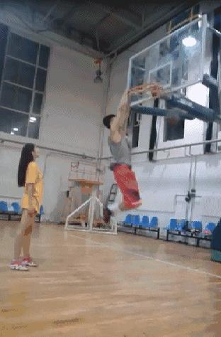 热爱篮球的人永远不会被篮球辜负,真正热爱篮球的人都是野球帝