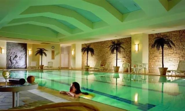 清凉一夏亲子游泳池,去西安游泳推荐哪个游泳馆