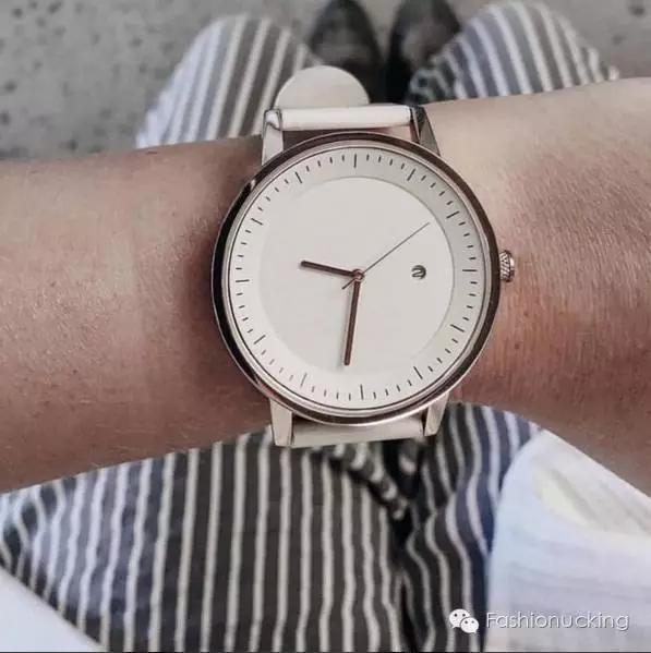 露手腕好看的表,再好看的表都遮不住