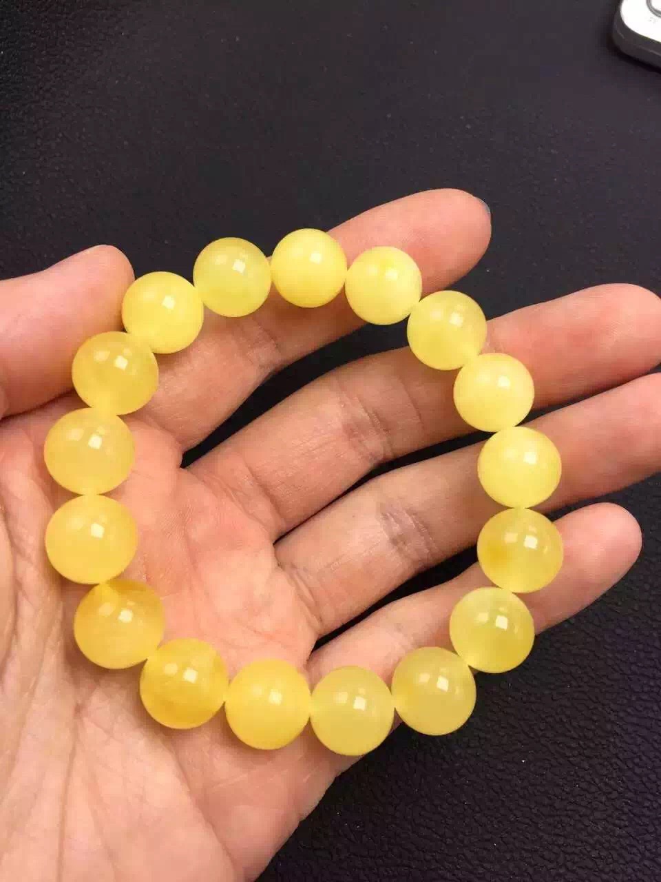 蜜蜡是世界几大宝石之一,琥珀蜜蜡是天然的有机宝石吗