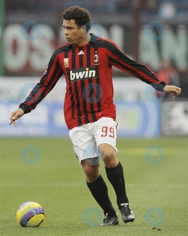 耐克足球鞋刺客纪念款解析,耐克足球鞋刺客进化史