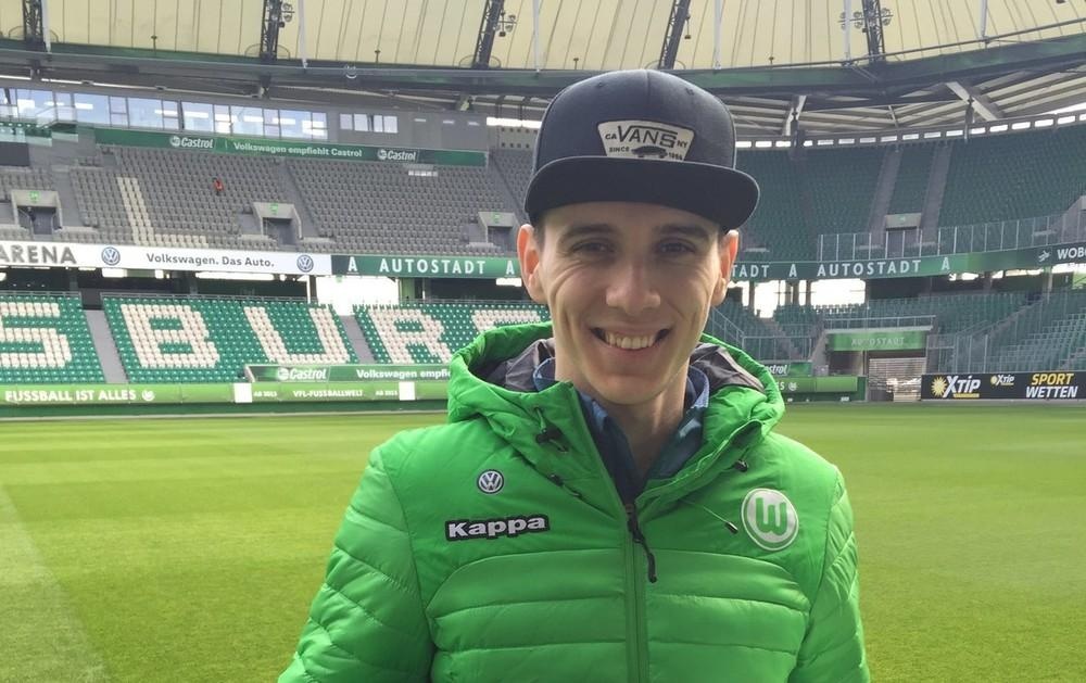 来见见这位从自家卧室来到德甲赛场的专业FIFA玩家