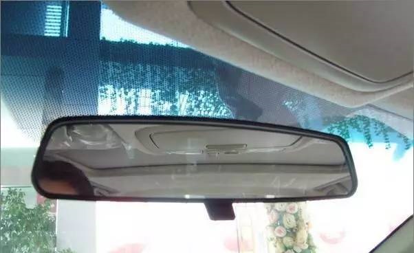 为什么我的中央后视镜会掉下来?