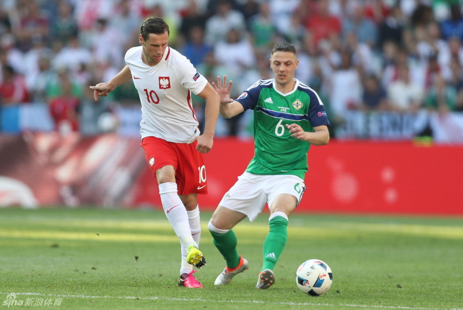 耐克阿迪彪马赞助的球队,欧洲杯阿迪赞助球队