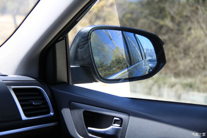 2015丰田汉兰达2.0t两驱精英型5座,2022款汉兰达2.0t的优缺点